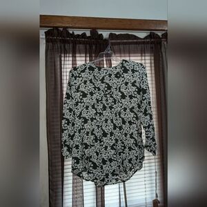 NWOT Green/White Blouse Small Top Floral Fun2Fun StitchFix